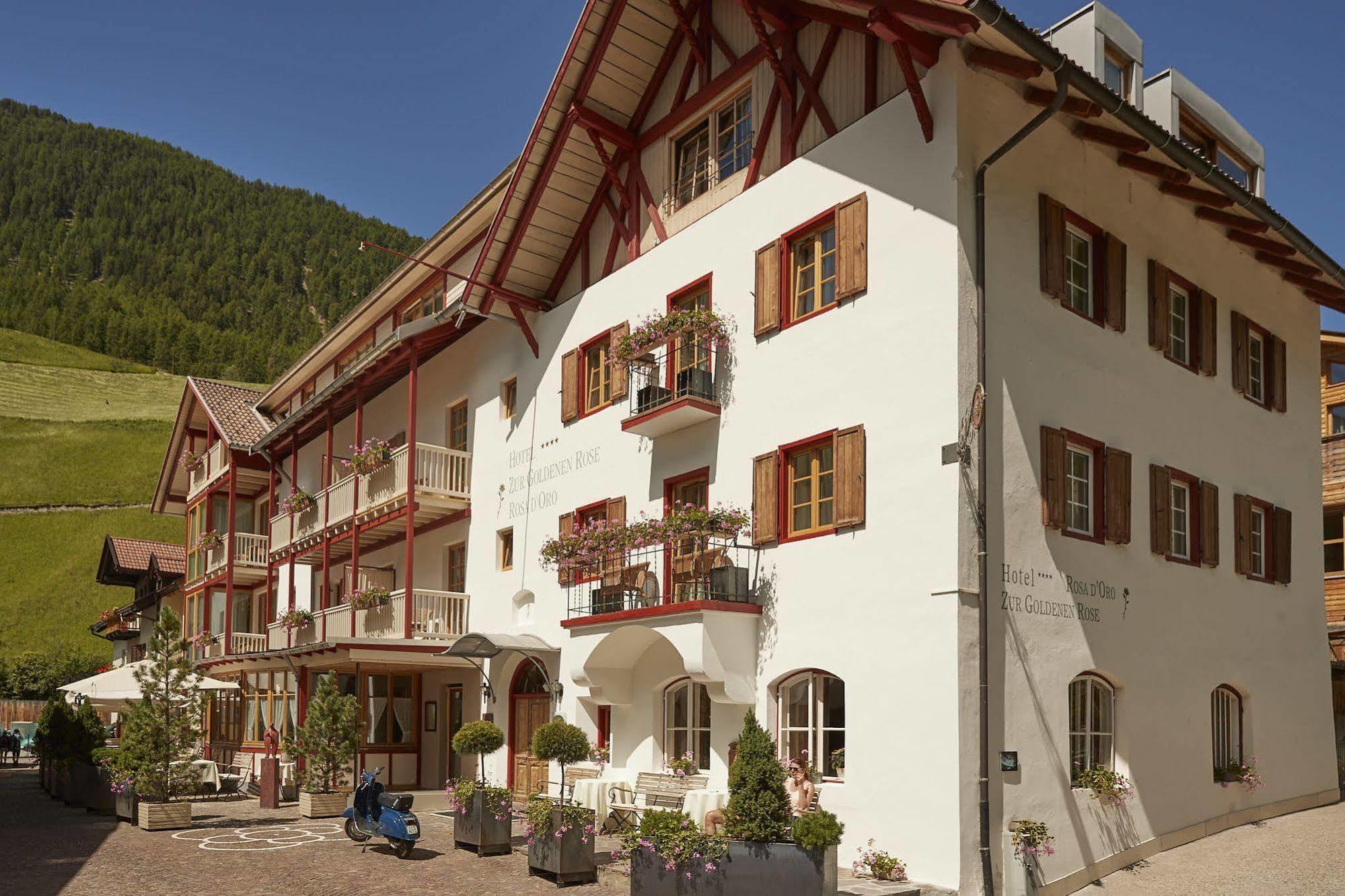 Goldene Rose Karthaus A Member Of Small Luxury Hotels Of The World Senales/Schnals Екстериор снимка